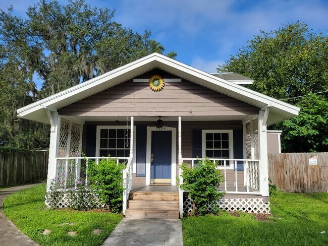 Foto del edificio - 9804 N 11th St