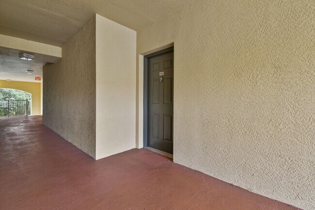 Foto del edificio - 6556 Emerald Dunes Dr