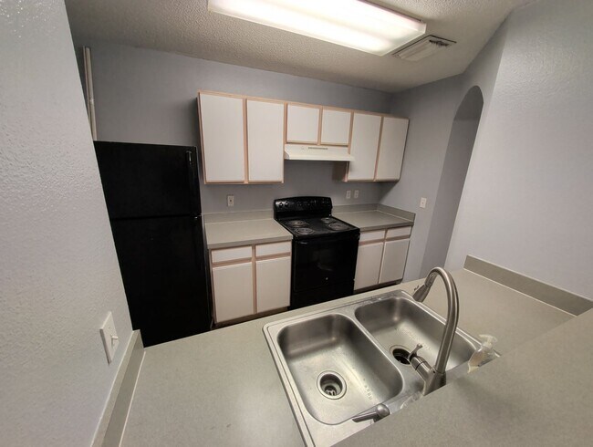 Foto del edificio - 2 Bed 2.5 Bath In Brandon