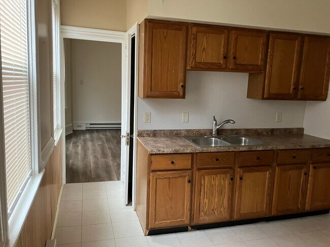 Foto del edificio - 825 Columbia Ave