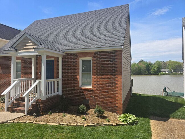 Foto del edificio - STUNNING WATER VIEWS IN CHESTERFIELD COUNTY