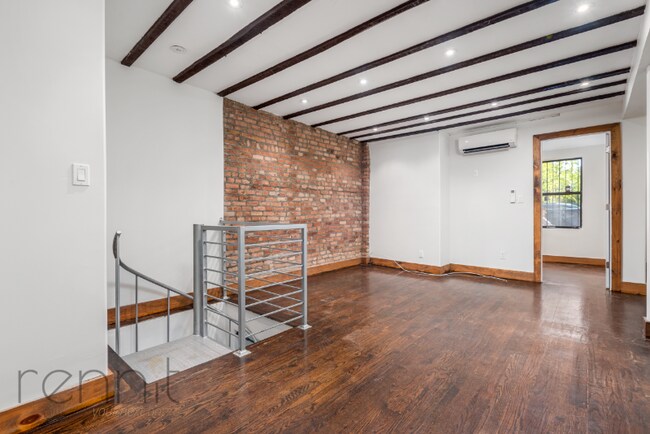 Building Photo - 758 Willoughby Ave