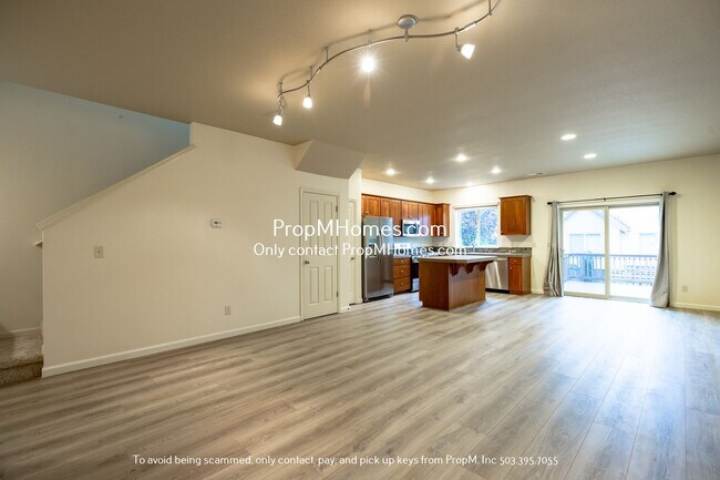 Building Photo - Bright & Functional 3 Bedroom Home in Dama...