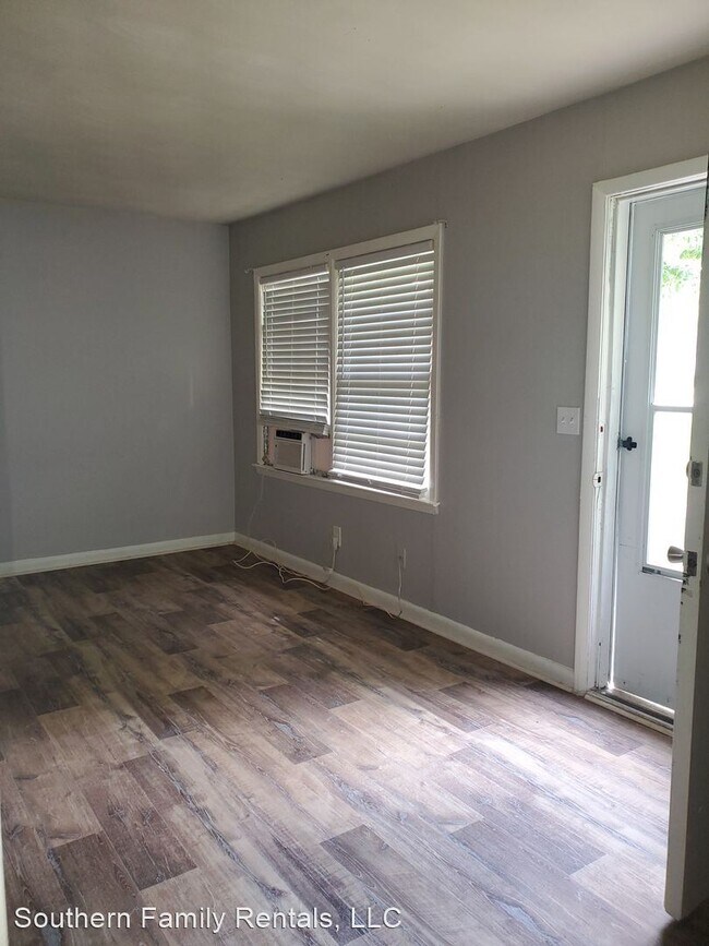 Building Photo - 2 br, 1 bath House - 1535 Rockdale Dr.