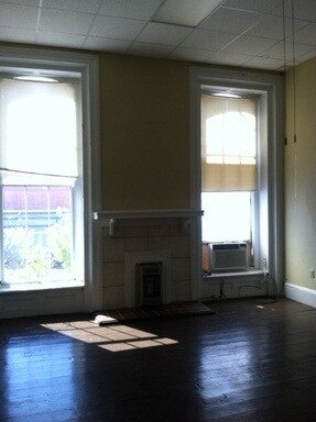 Primary Photo - 202 1/2 E Broad St