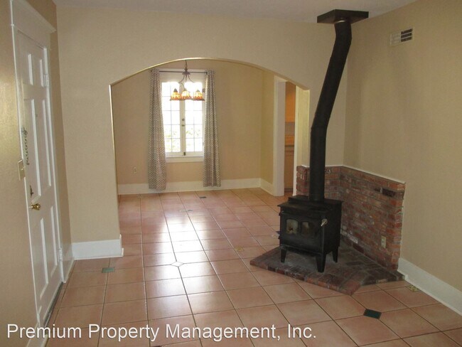 Building Photo - 2 br, 1 bath House - 748 20th Street NE