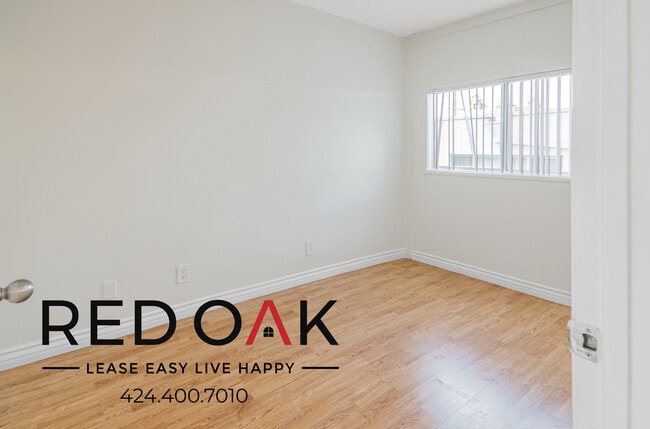 Foto del edificio - 1545 N Bronson Ave