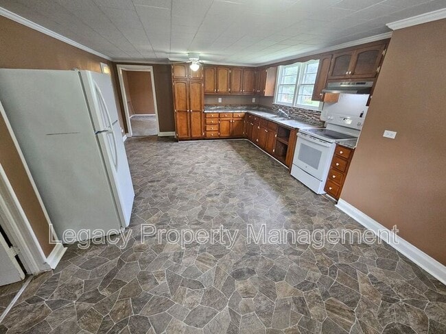 Building Photo - 3050 Swepsonville-Saxapahaw Rd