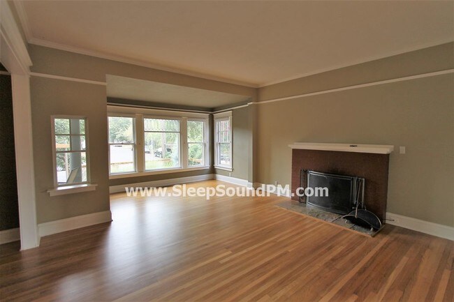 Foto del edificio - Two Bedroom Duplex with Beautiful Gardens