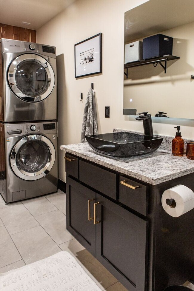 Interior Photo - Velencia Apartments