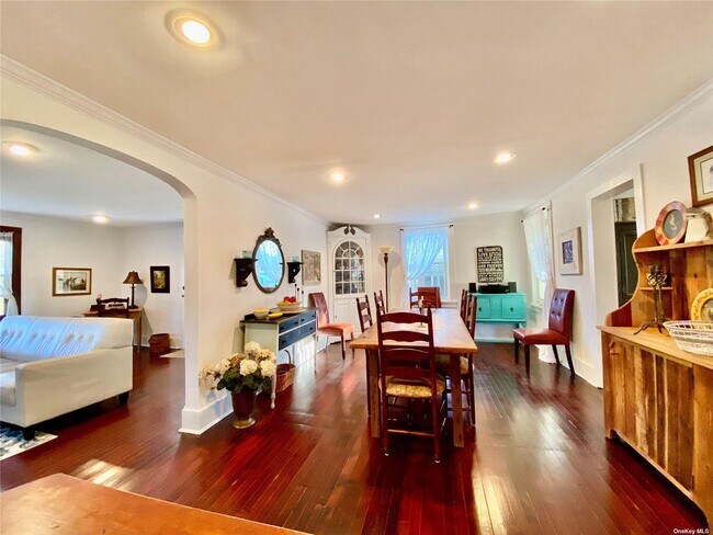 Foto del edificio - 1975 Youngs Ave