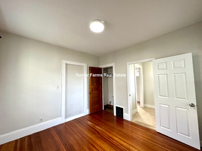 Foto del edificio - 30 Roseclair St