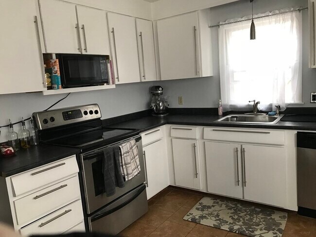 Building Photo - 403 Highland Ave