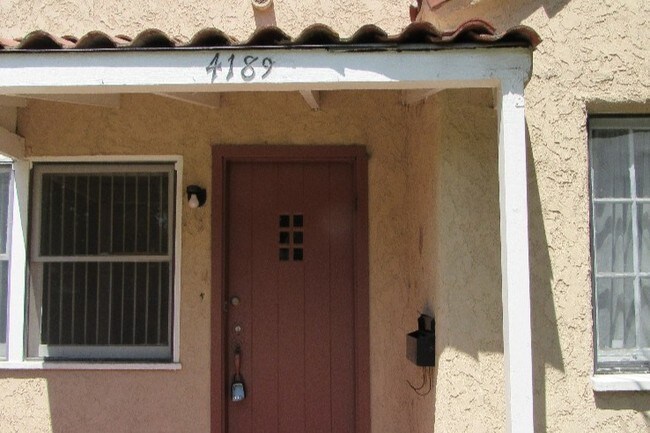 Foto del edificio - 4189 Greenbush Ave