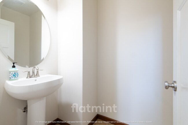 Building Photo - 4418 137th Pl SE