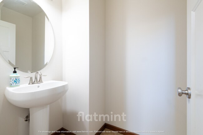 Foto del edificio - 4418 137th Pl SE