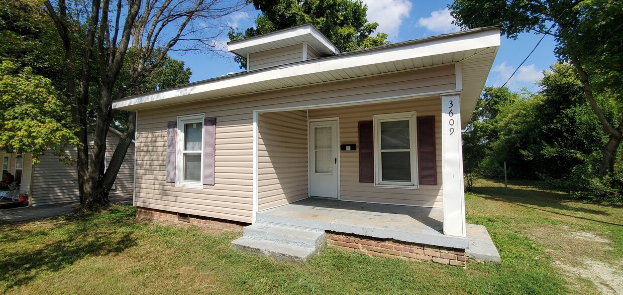 Primary Photo - 3 Bedroom 1 Bathroom House