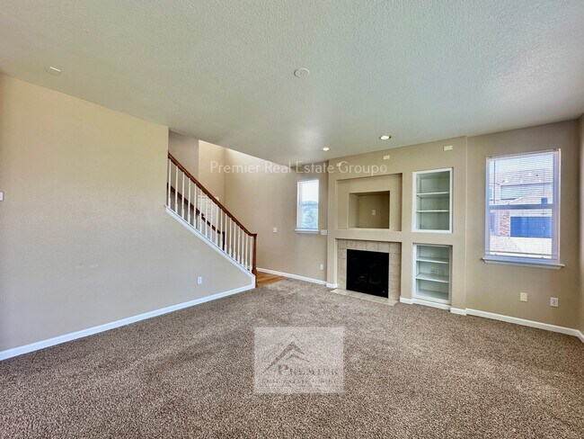 Building Photo - 8486 Meadowcrest Dr