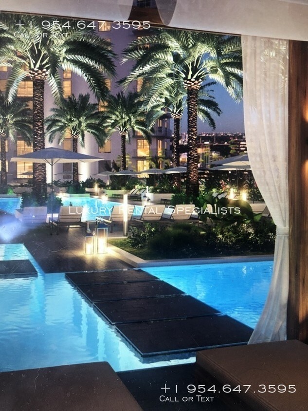 Foto principal - 725 E Broward Blvd