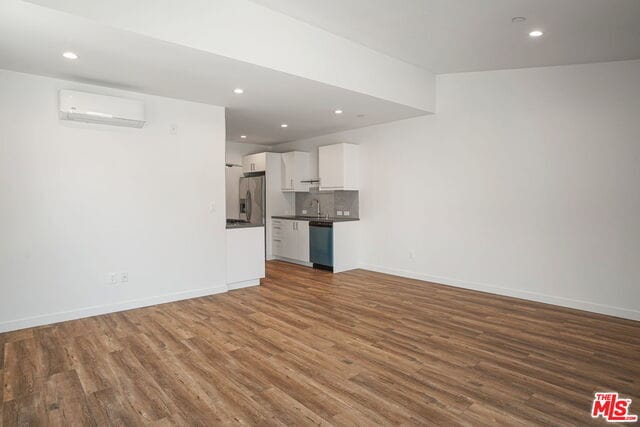 Building Photo - 1166 Cochran Ave