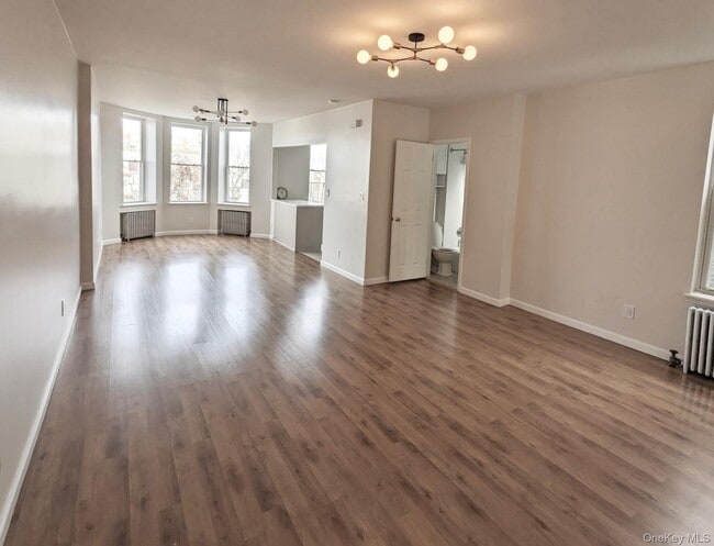 Foto del edificio - 60-85 71st Ave