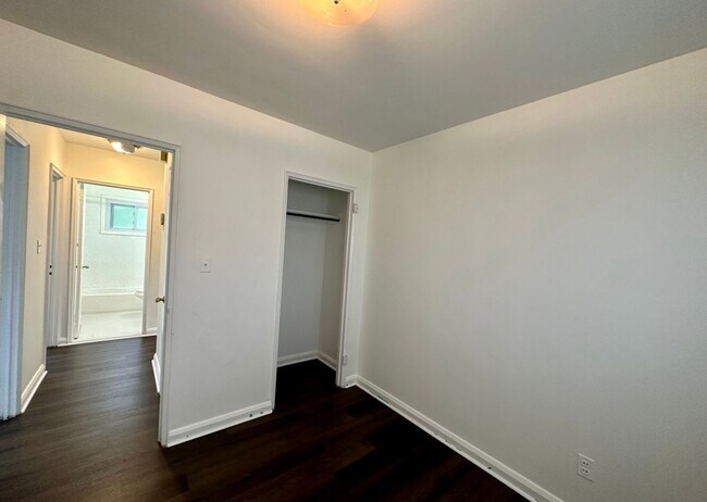 Building Photo - Charming 3Bed/1Bath in Milford Mill - Big ...