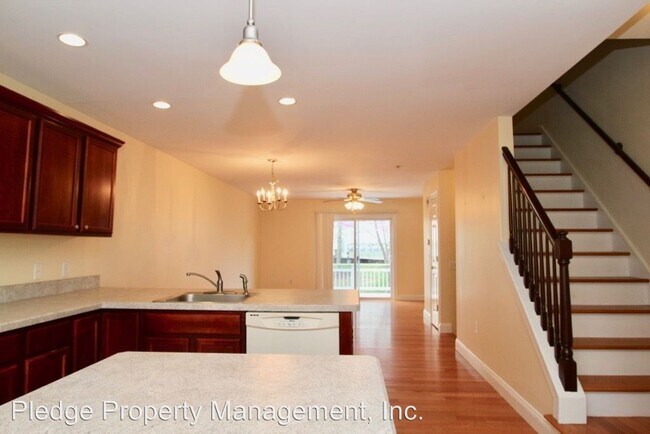 Building Photo - 2 br, 2.5 bath House - 31 Harbor View Lane
