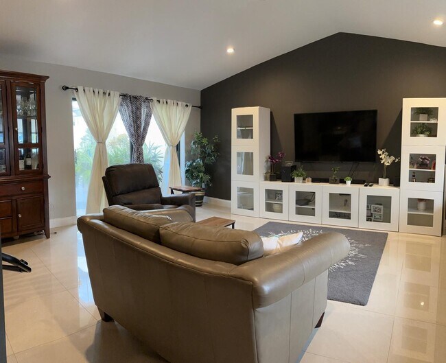 Foto del edificio - 9106 SW 22nd St