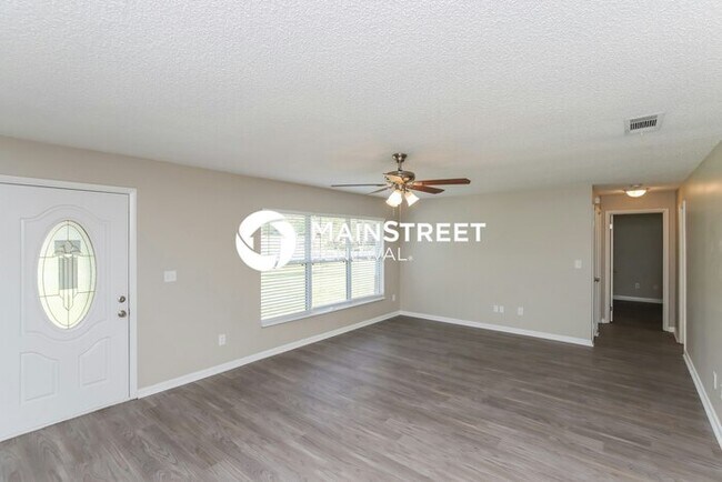 Building Photo - 3 Bedroom Pet-Friendly Home in PALM BAY, F...