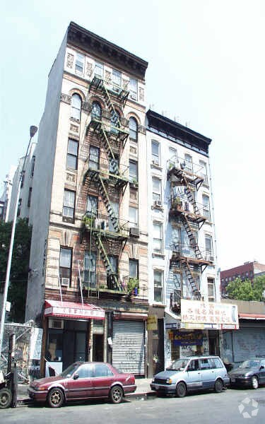 Foto del edificio - 93 Henry St