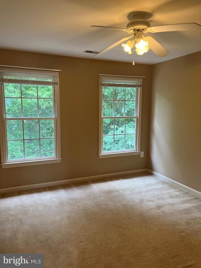 Building Photo - 116 Basalt Dr