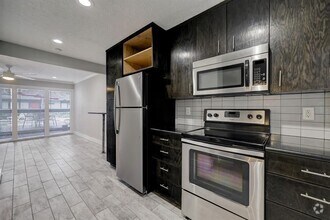 Building Photo - 1501 Hyde Park Blvd