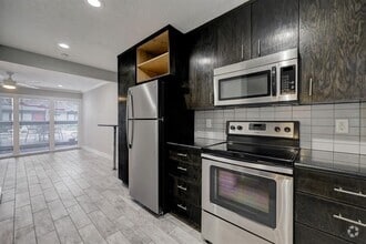 Building Photo - 1501 Hyde Park Blvd