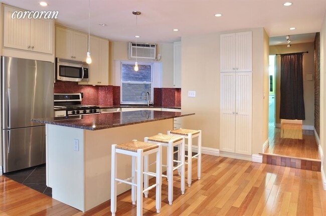Building Photo - 444 E 58th St