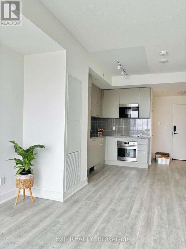 Building Photo - 38 Andre de Grasse St