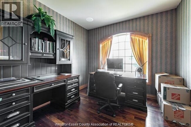 Building Photo - 303 Shoreview Cir