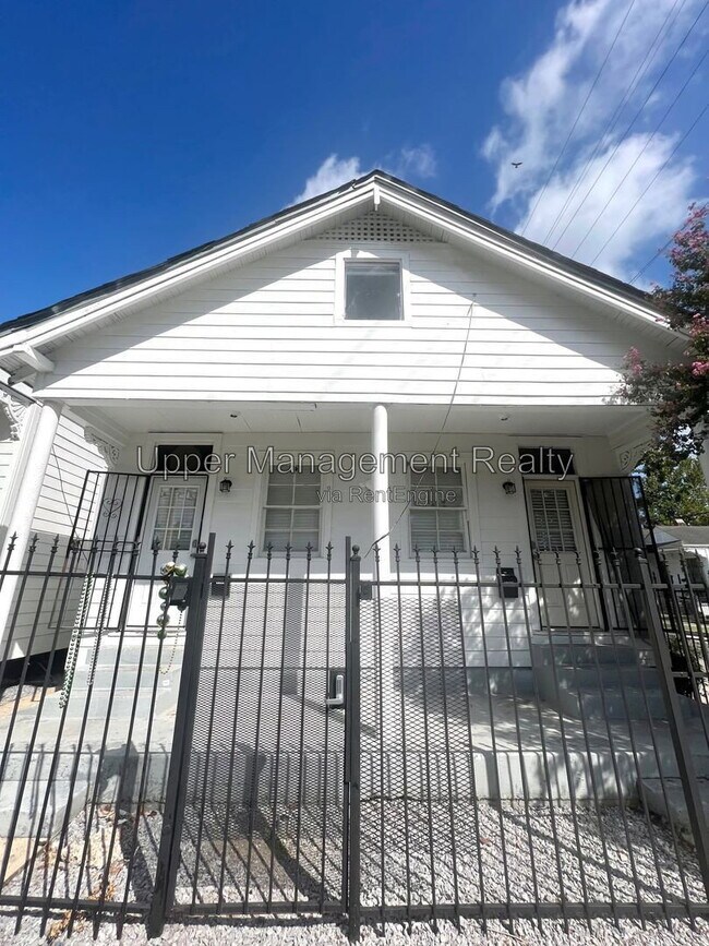Foto del edificio - 1138 Adams St