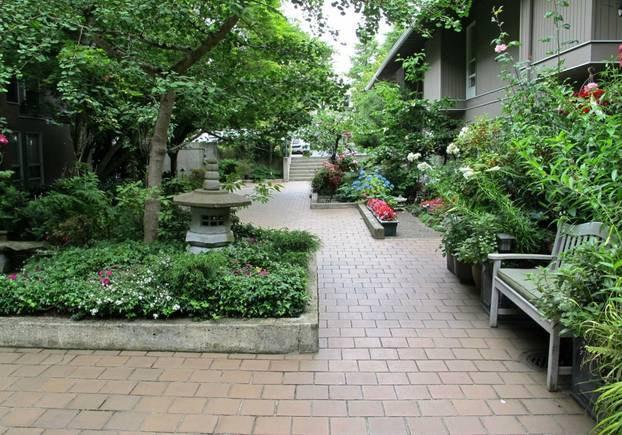 Foto del edificio - 860 100th Ave NE