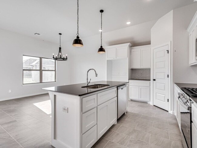 Building Photo - Newer Home For Lease Washington OK