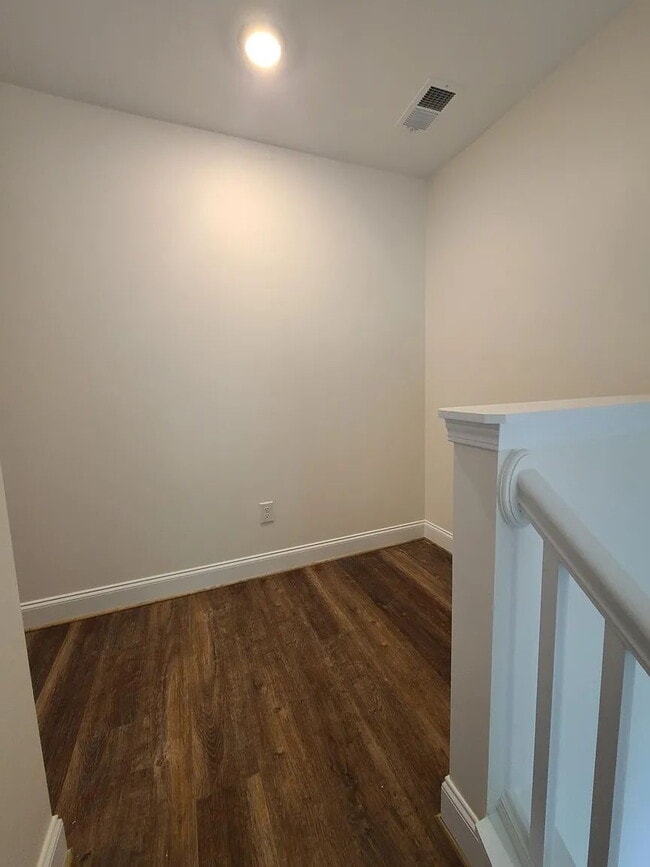 Building Photo - Inquire today on how to get FREE rent!