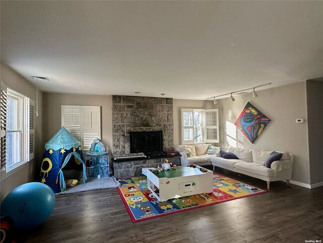 Building Photo - 6 Pensdale Ct