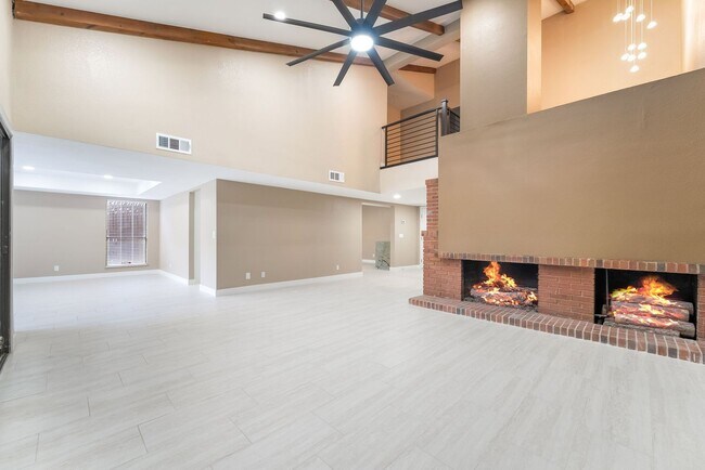 Foto del edificio - 968 Pinehurst Dr