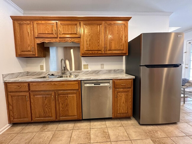 Foto del edificio - 591 Blair Rd