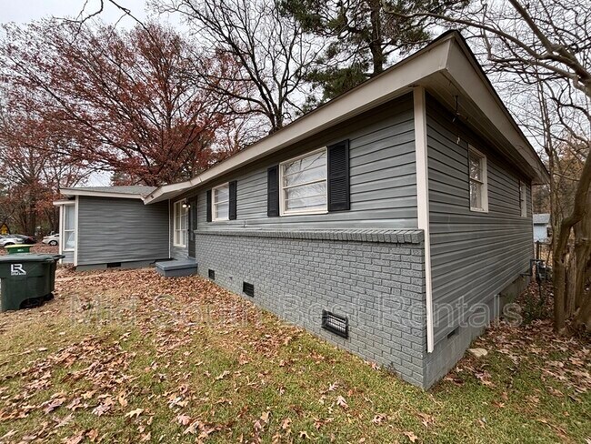 Foto del edificio - 7218 Knollwood Rd