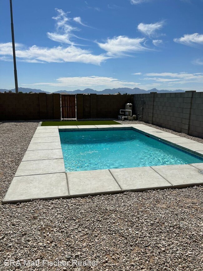 Building Photo - 3 br, 2 bath House - 3815 S. Desert Sky Dr.
