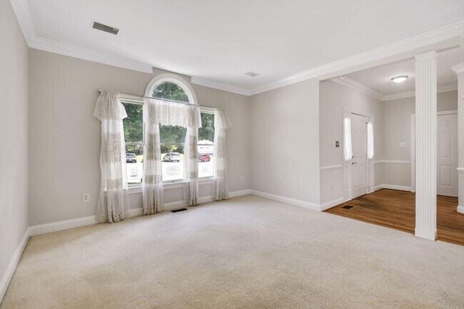Foto del edificio - 9202 Linden Grove Ct