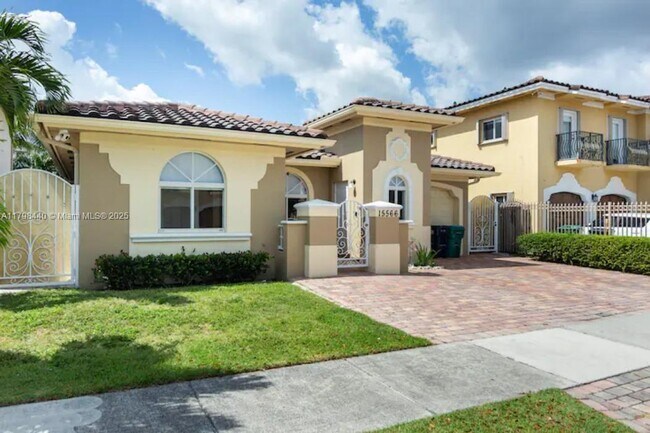 Foto del edificio - 15566 SW 13th Terrace