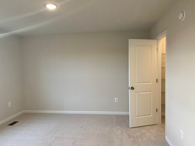 Foto del edificio - 424 Willowshire Ct