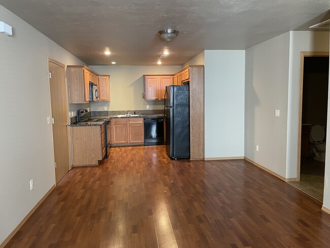 Building Photo - 661 S Rilynn Ave