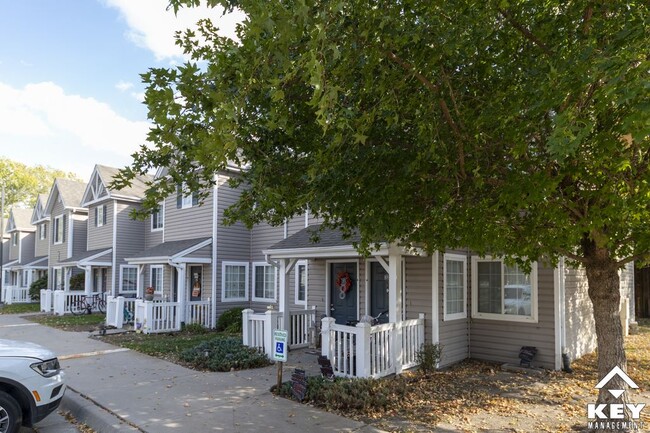 Apartment building - Country Meadow Residences